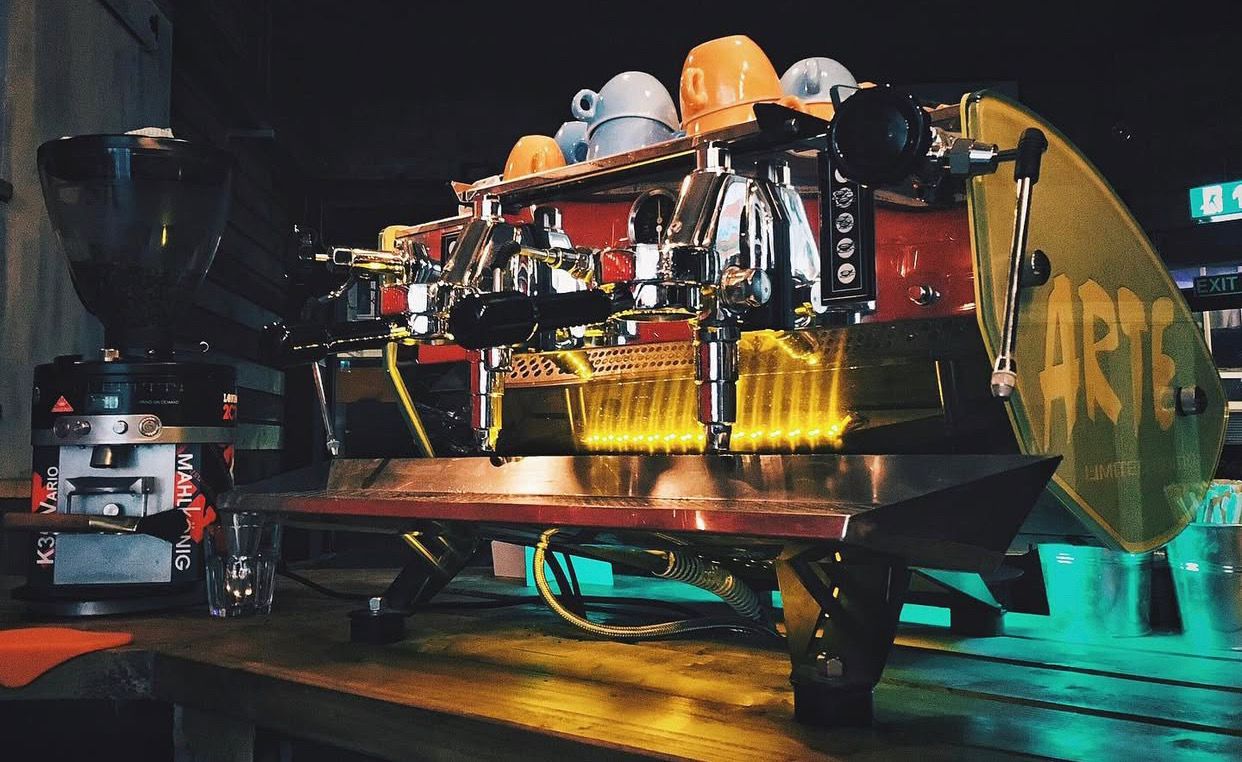 Professional commercial espresso machine